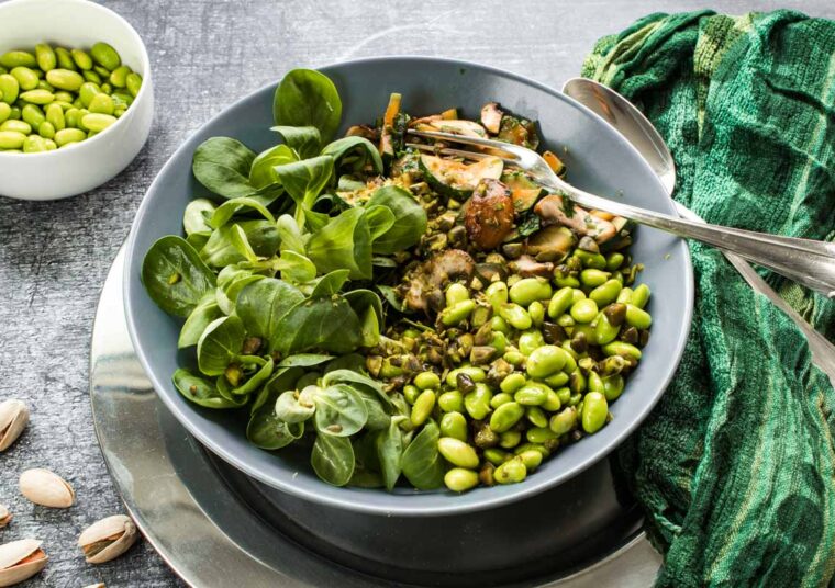 Grüne Edamame Pilz Bowl