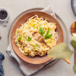 Tagliatelle mit Mascarpone Lauch und Miso