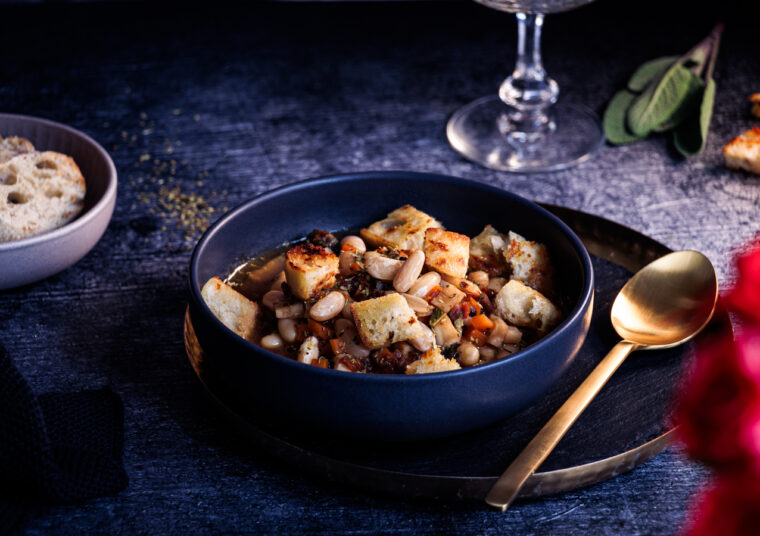 Weiße Bohnen Suppe mit Croutons