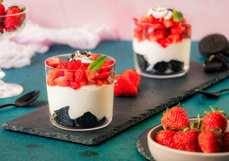 Erdbeer Nachtisch mit Skyr und Oreo