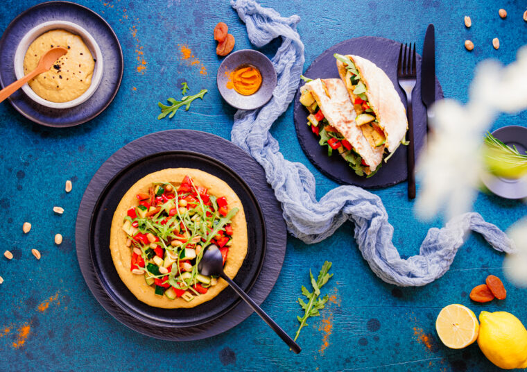 Erdnuss Hummus und Sommergemüse