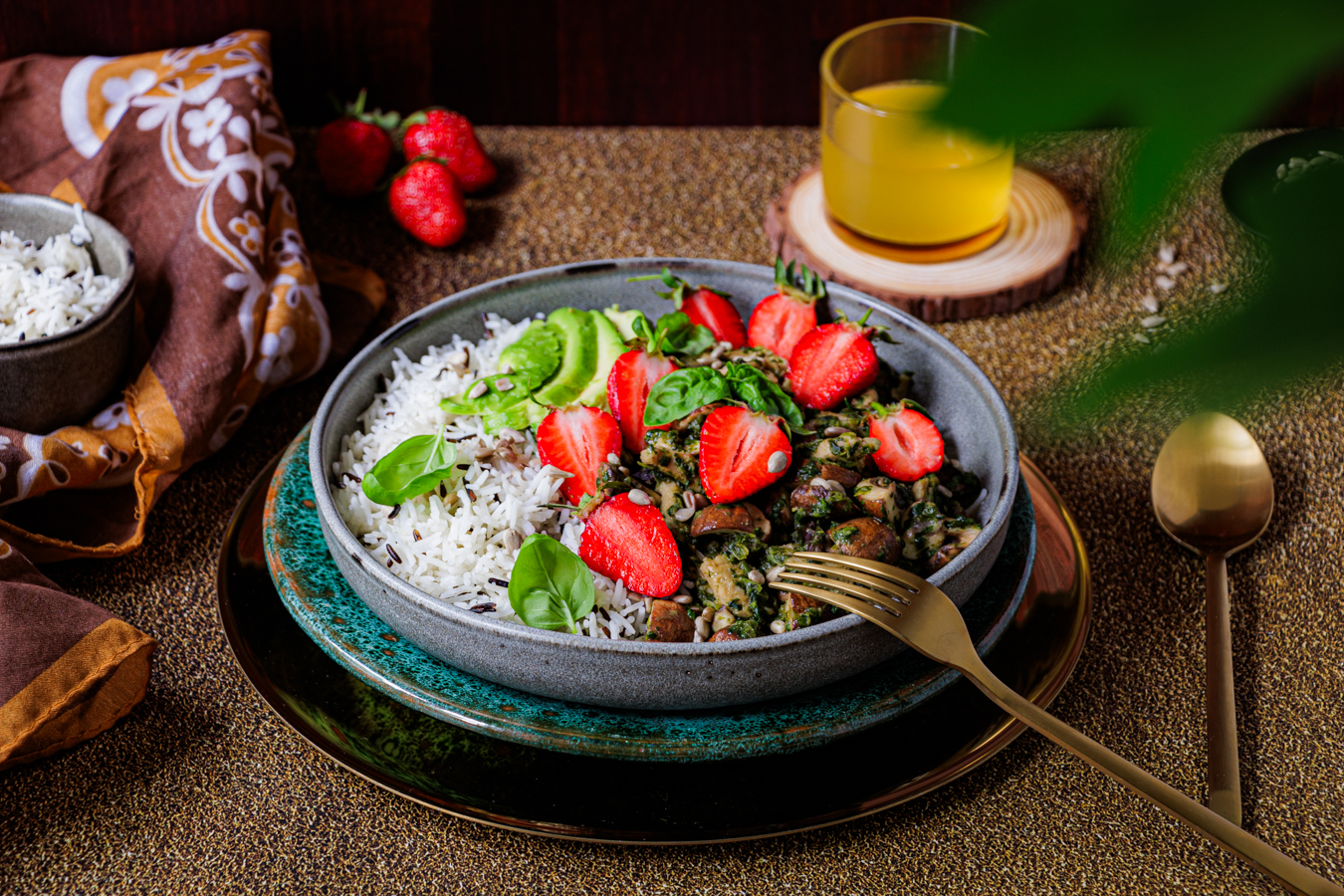 Soja Schnetzel mit Pilzen und Erdbeeren