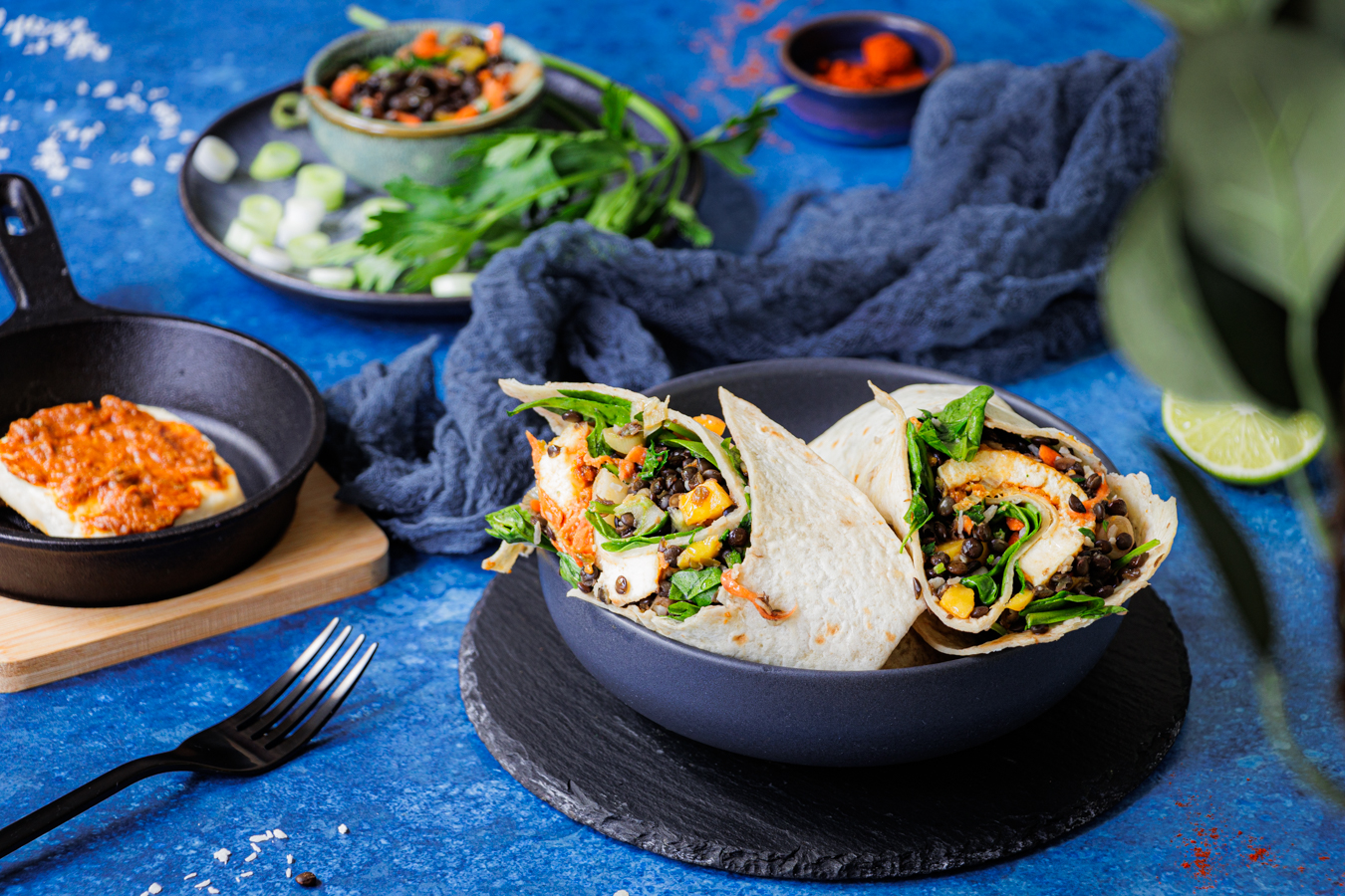 Wraps mit Paneer und Belugalinsen