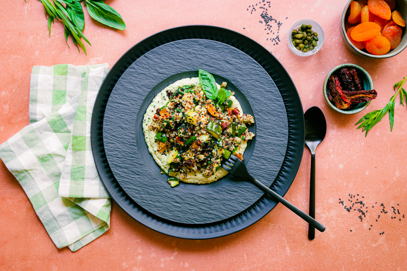 Sommerlicher Quinoa mit viel Zucchini