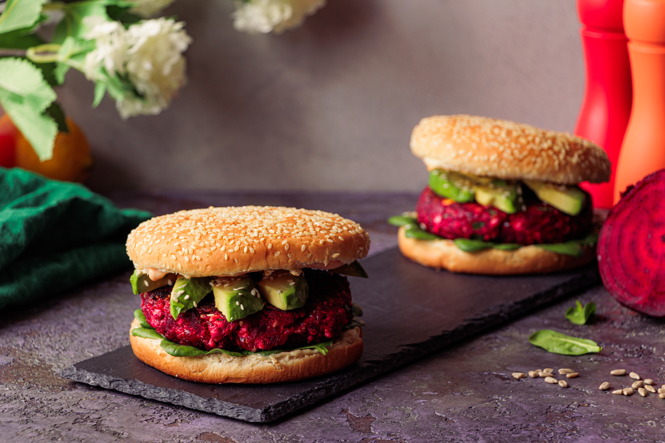 Rote Bete Avocado Burger