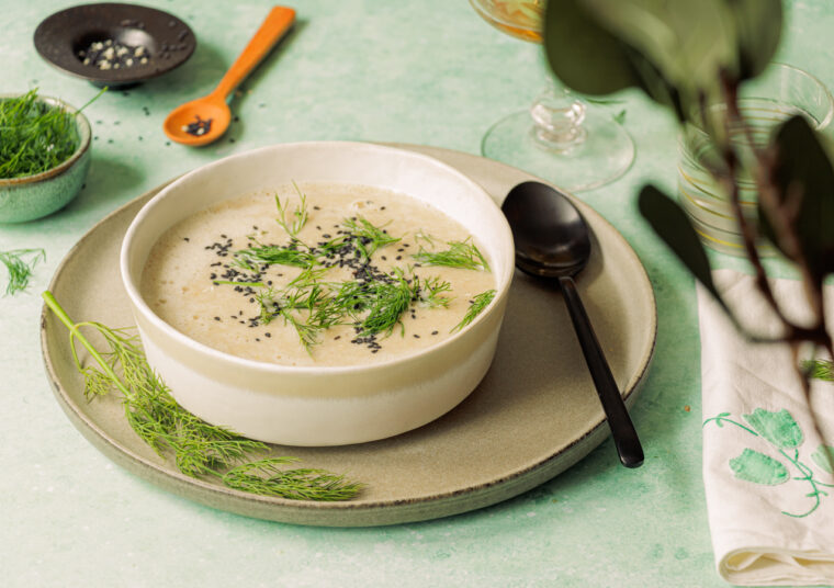 Fenchel Suppe mit weißen Bohnen und Dill