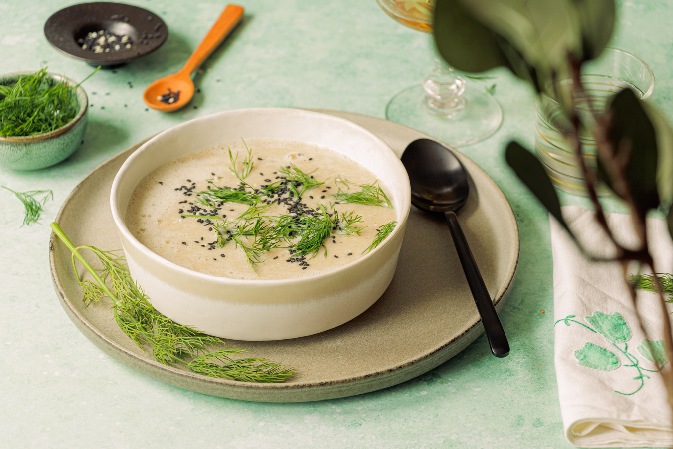 Fenchel Suppe mit weißen Bohnen und Dill