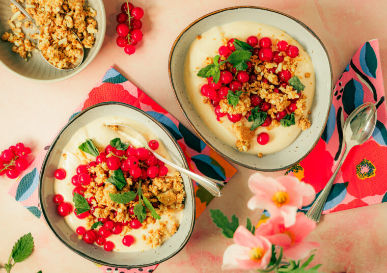 Johannisbeer Quark mit Streuseln