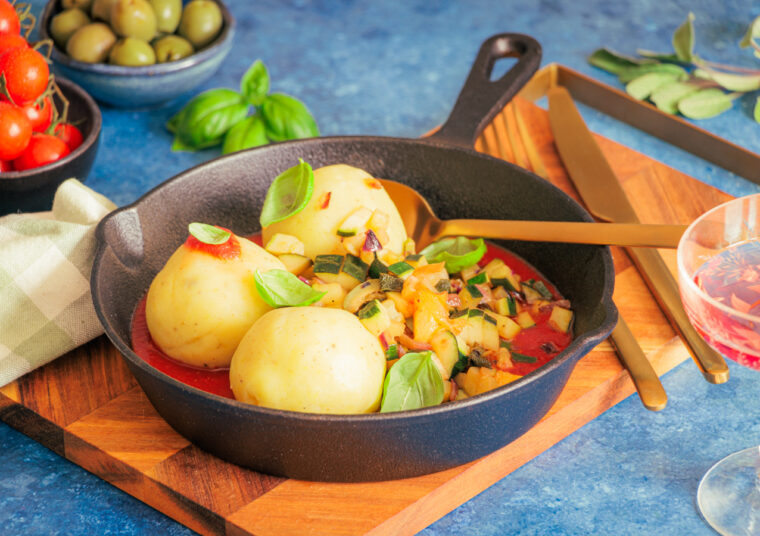 Sommerliche Kartoffelklöße mit Zucchini