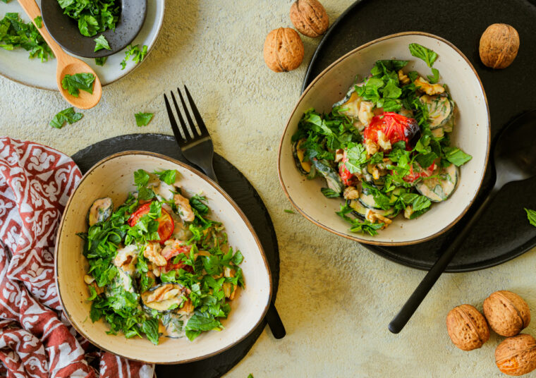 Zucchini Salat mit frischen Kräutern