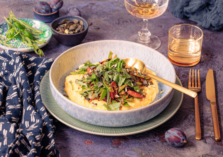 Polenta mit Zwetschgen und Estragon