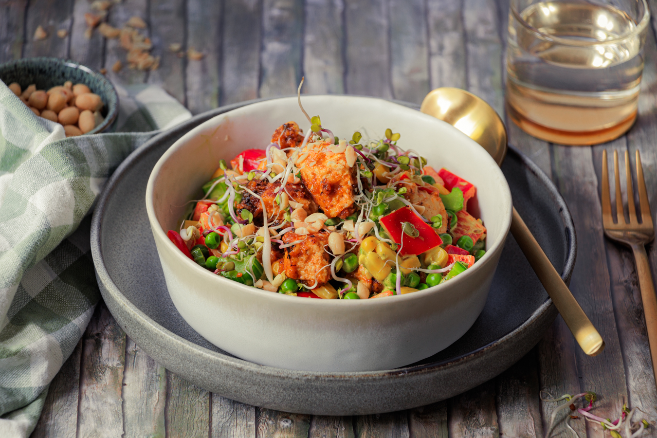 Gemüse Curry mit Erdnuss-Tofu