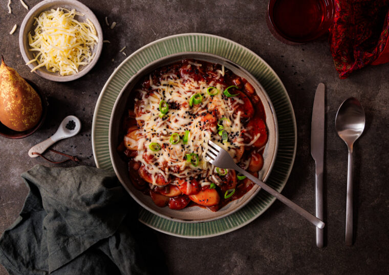 Tteok mit Birne, Tomatensauce und Mozzarella